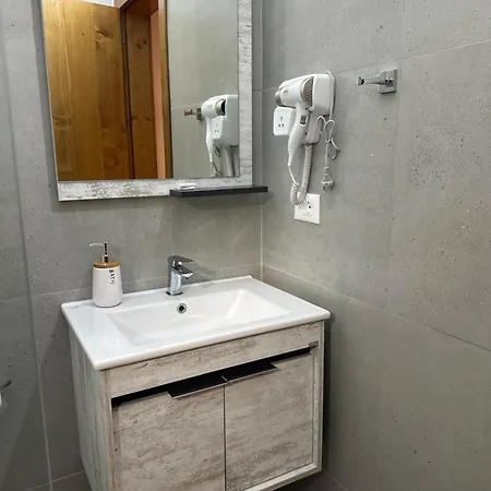 Kantina & Ferma Dukat Hotel *