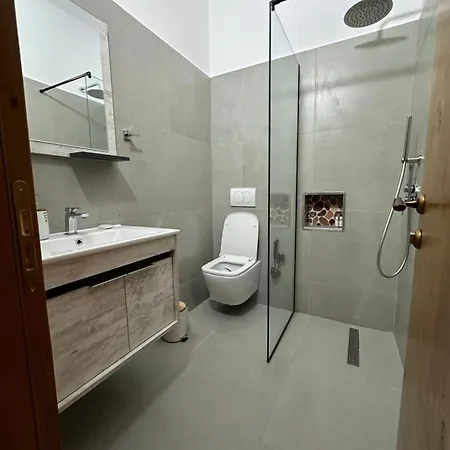 Kantina & Ferma Dukat * 奥里库姆